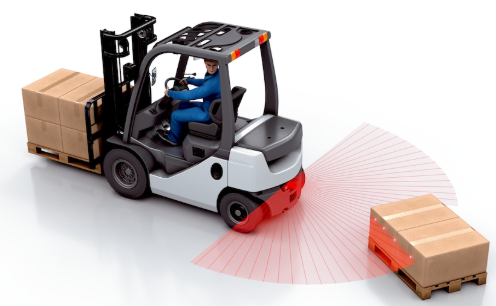 Forklift with a LiDAR sensor monitoring the reversing area and detecting a pallet